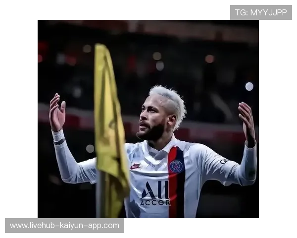 内马尔再度晒纹身更新,展现个性与力量的完美结合 内马尔再度晒纹身更新,展现个性与力量的完美结合